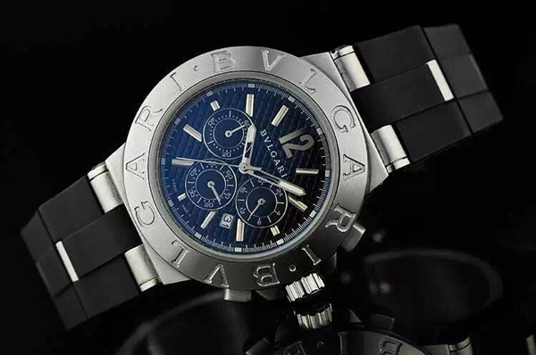 ブルガリ時計正面デザイン